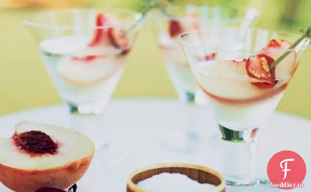 Martini de piersici cu ardei iute din grădină
