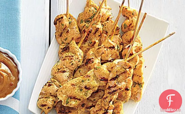 Satay de pui cu sos de arahide