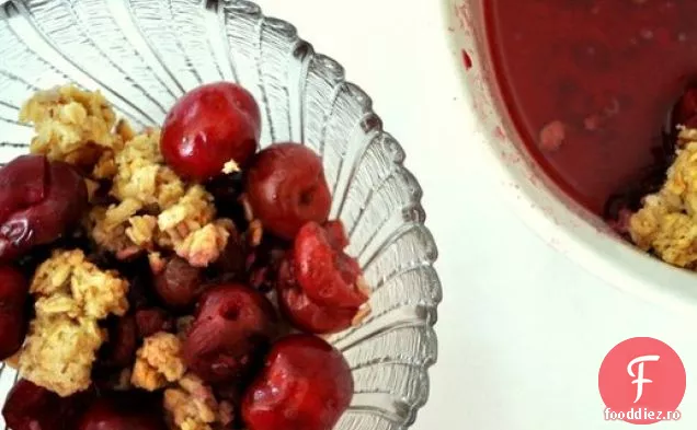 Cherry Mic Dejun Crumble