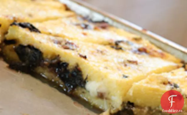 Triunghiuri Polenta Umplute Cu Verdeață Picantă Și Brânză