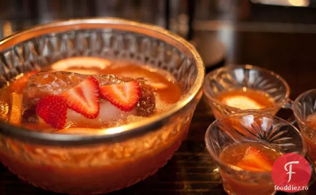 Pumnul de parfum Jitterbug al lui Cana Rum Bar