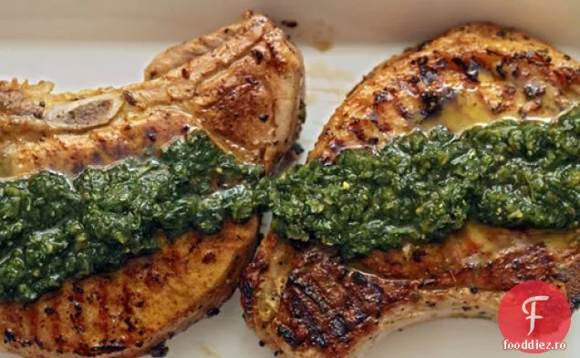 Cina în seara asta: cotlet de porc frecat cu cimbru cu Pesto