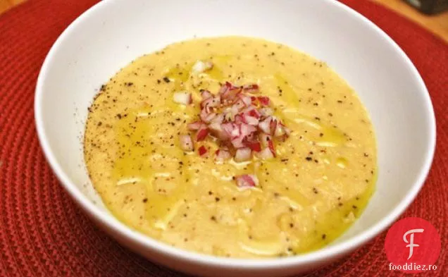 Cina în seara asta: supă grecească de mazăre galbenă cu ceapă roșie și lămâie