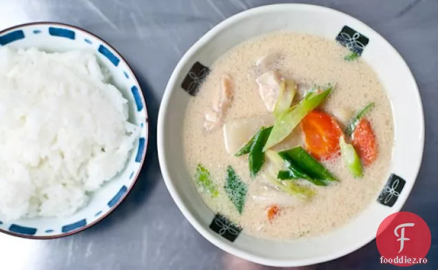 Supă miso cremoasă de somon (sake No To-nyu Jiru)
