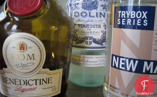 E timpul pentru o băutură: Manhattanul Alb