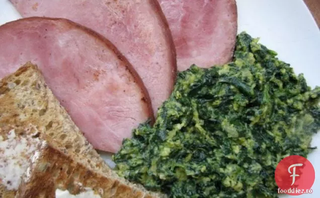 Brunch de duminică: ouă verzi și șuncă
