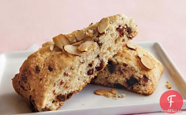 Biscuiți De Ciocolată-Cireșe-Migdale