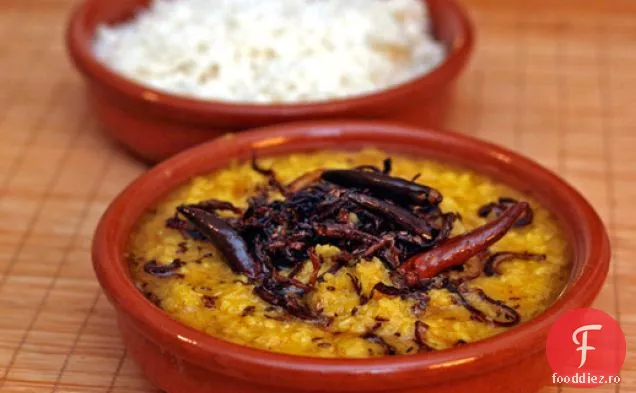 Cina în seara asta: Moong Dal și linte roșie cu ceapă rumenită