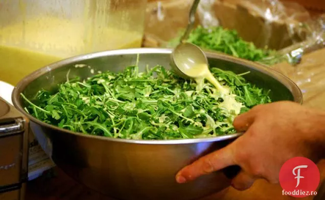 Pansamentul cu vinaigretă cu lămâie al colectivului Cheese Board Collective