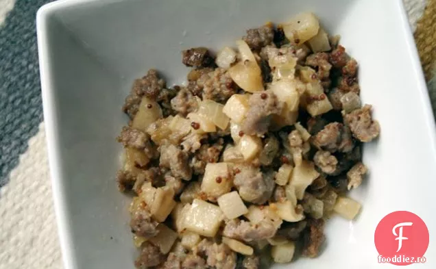 Bratwurst & Salată Germană De Cartofi, Stil Paleo