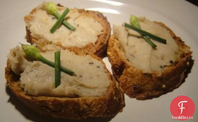 Gatiti cartea: macrou afumat pe paine prajita