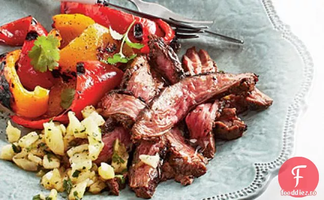 Friptură de fustă frecată Espresso cu Chimichurri de ananas