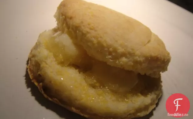 Gatiti cartea: Biscuiti din faina de porumb cu unt de miere
