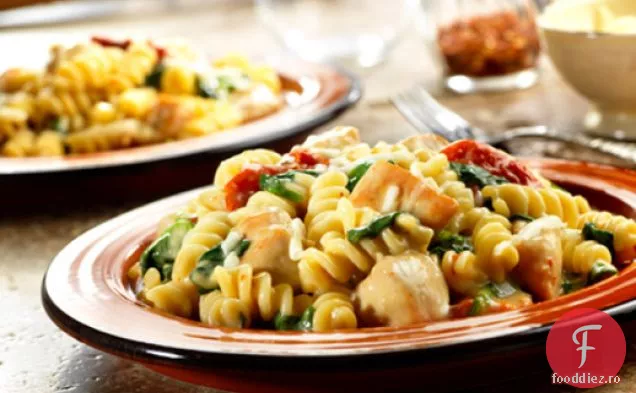 Fusilli de pui cu spanac și brânză Asiago