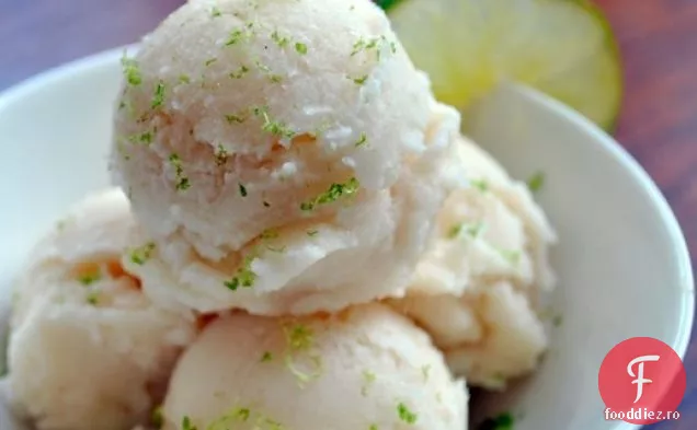 Scooped: bere de ghimbir, rom și Sorbet de nucă de cocos