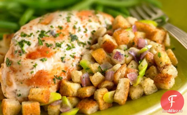 Pui Cu Un Singur Fel De Mâncare Și Coacere De Umplutură