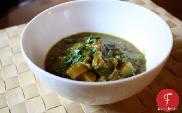 Cina în seara asta: Curry de roșii verzi cu cartofi și usturoi