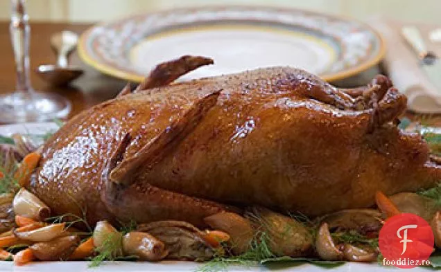 Rață prăjită lent cu sos de măsline și Confit de usturoi-fenicul