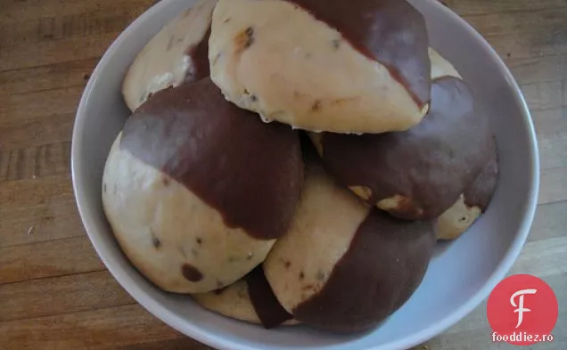 Gatiti cartea: cookie-uri rusești alb-negru
