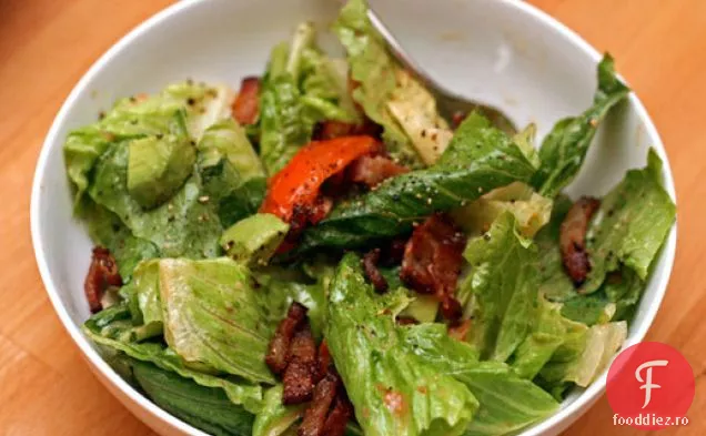 Cina în seara asta: salată de slănină, salată și roșii cu pansament Aioli