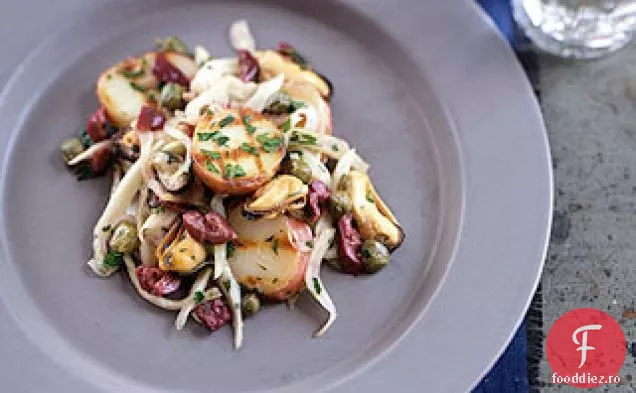 Salată de midii și cartofi la grătar