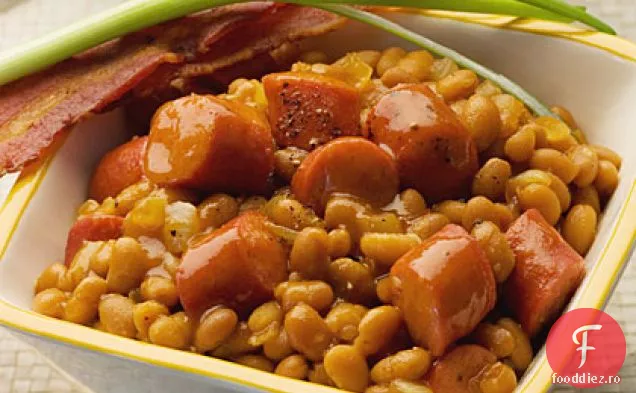 Quick Skillet fasole coapte și Franks