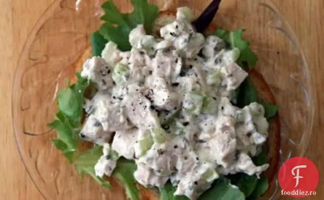 Cina In Seara Asta: Salata De Pui Tarhon