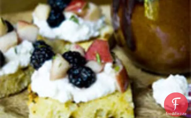 Bruschetta de zmeură neagră și nectarină Dolce