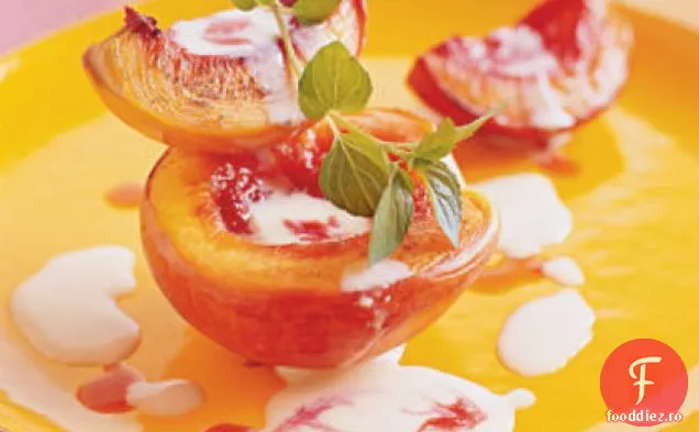 Nectarine prăjite cu cremă de lapte