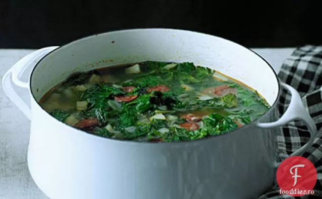 Supă roșie rusă de Kale și Chorizo (Caldo Verde)