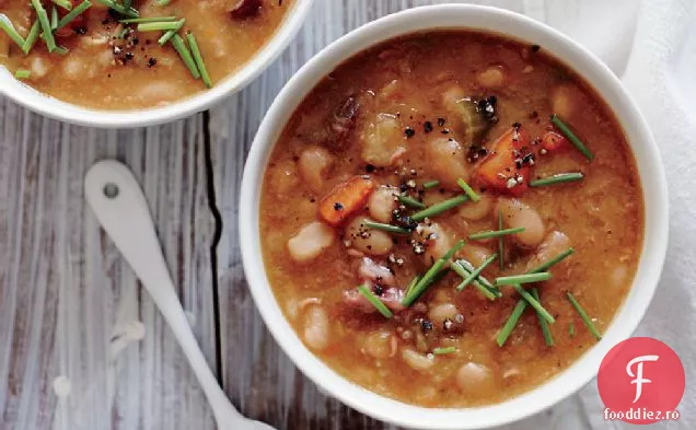 Supă cremoasă de fasole albă cu șuncă afumată