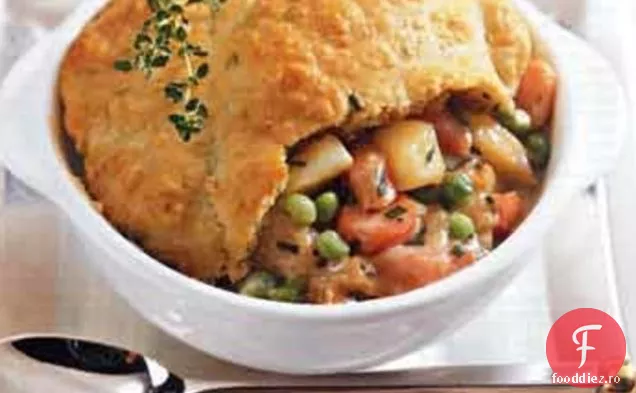 Cizmar de legume rădăcinoase cu Topping de biscuiți de arpagic