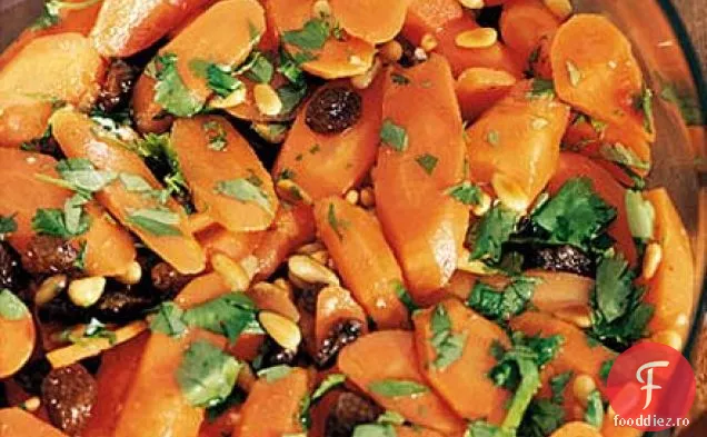 Salată simplă de morcovi