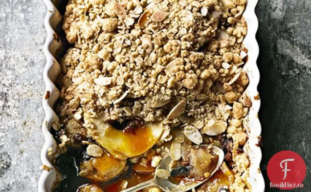 Crumble de mere și caramele la cuptor