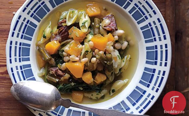 Minestrone de dovlecei și fasole