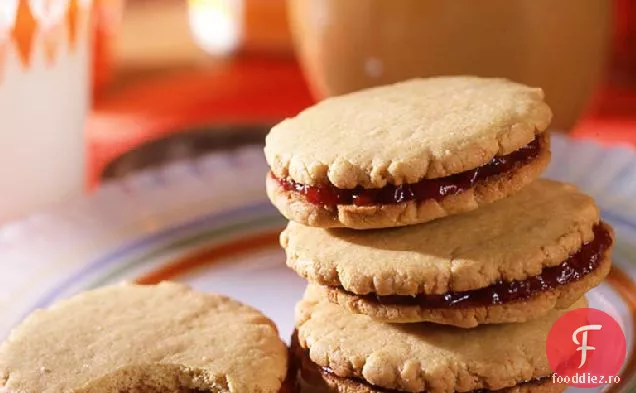 Biscuiți Sandwich cu unt de arahide și jeleu
