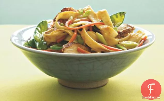 Salată Thailandeză De Pui-Tăiței