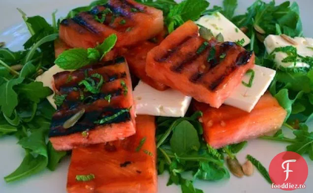 Salată de pepene verde la grătar cu Feta,mentă și tei