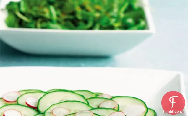 Salată verde cu ardei iute