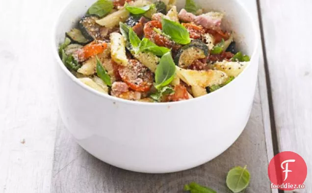 Legume prăjite de vară și paste pancetta