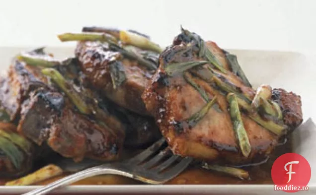 Hoisin și cotlete de porc glazurate cu miere