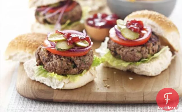 Cheeseburger și chipsuri