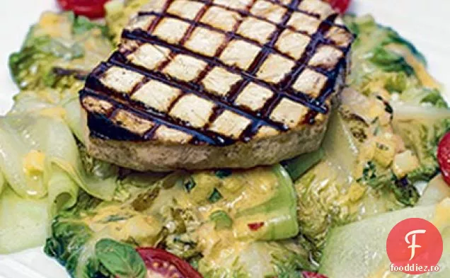 Pește-spadă la grătar cu salsa de ananas și ardei iute