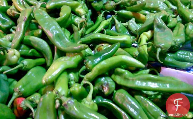 Gatiti cartea: tocană de cartofi și Chile verde
