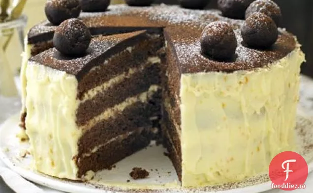 Tort simnel cu ciocolată, portocale și migdale