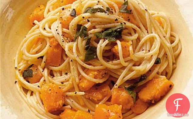 Spaghete cu dovleac și salvie