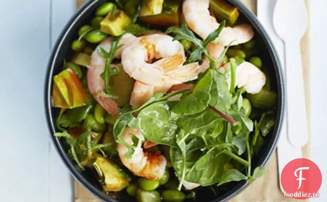 Salată de creveți, avocado și soia
