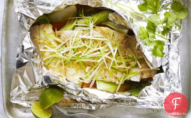Pește aburit cu ghimbir și ceapă de primăvară