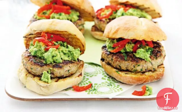 Burgeri de curcan și coriandru cu guacamole
