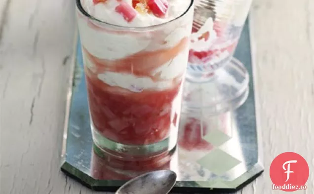 Rubarbă & ghimbir syllabub
